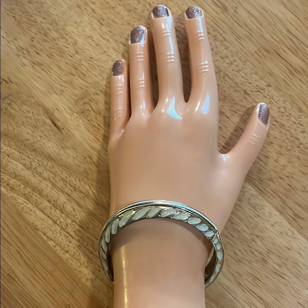 Elegant Silver hinged Bangle Bracelet w/white enameled design
